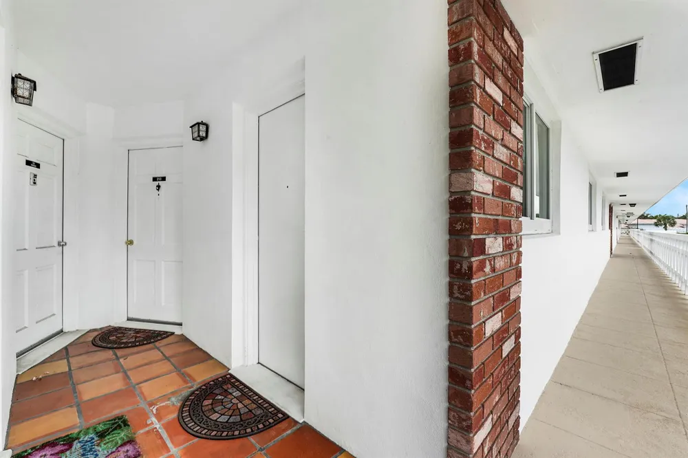331 Tequesta Drive #213 Tequesta, FL 33469