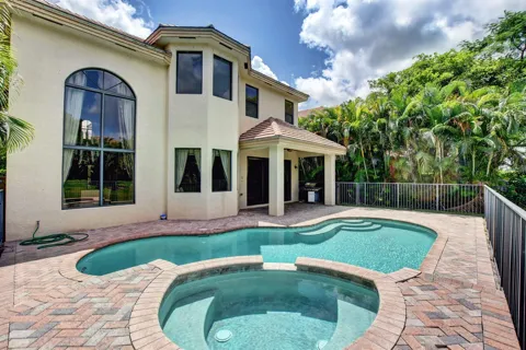3424 Collonade Drive