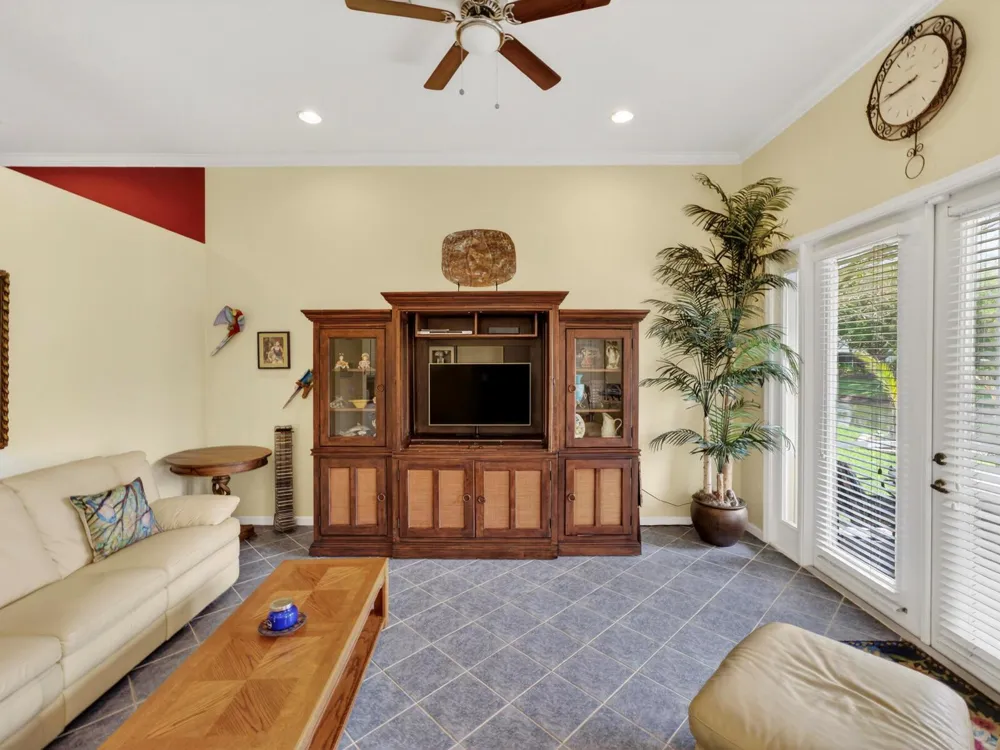 608 SW Calamondin Way Way SW Vero Beach, FL 32968