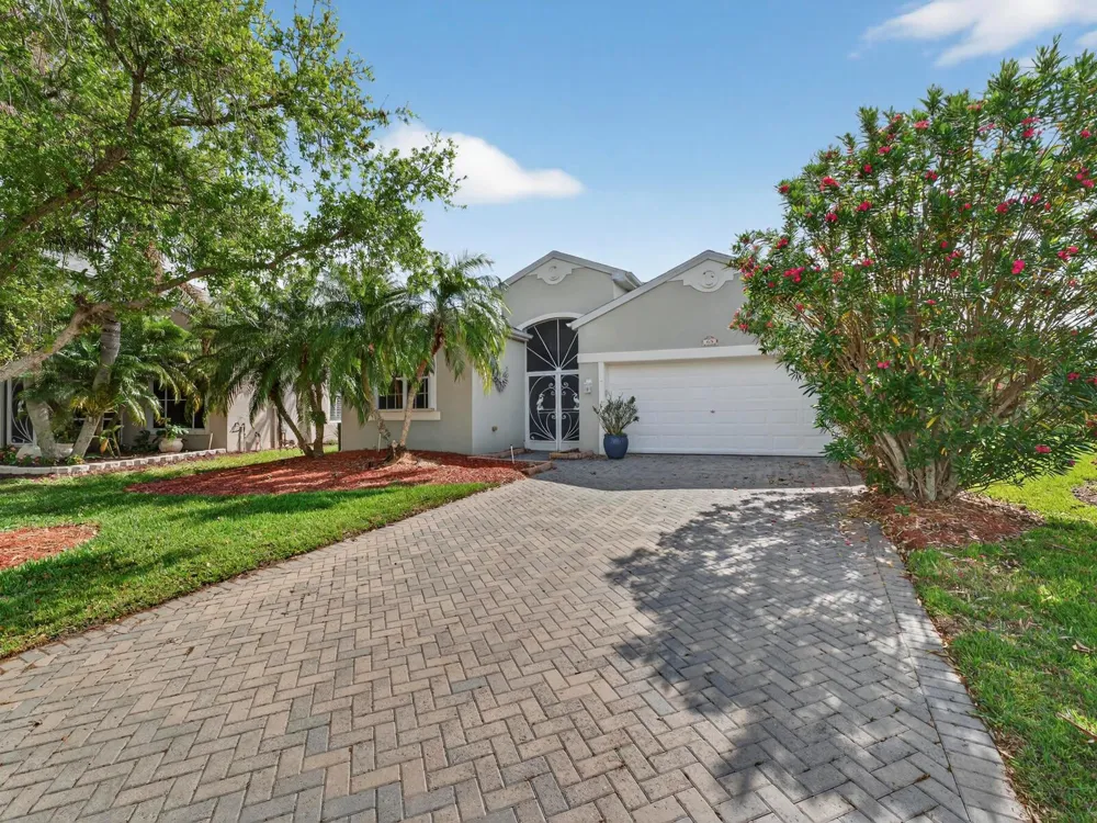 608 SW Calamondin Way Way SW Vero Beach, FL 32968