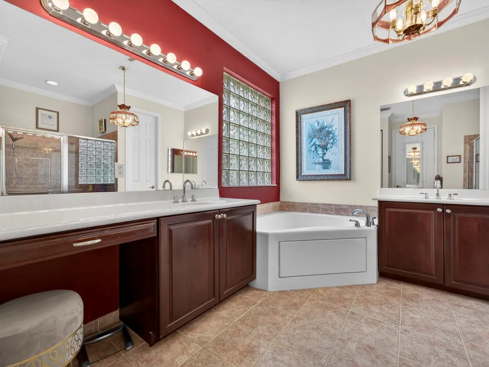 608 SW Calamondin Way Way SW Vero Beach, FL 32968