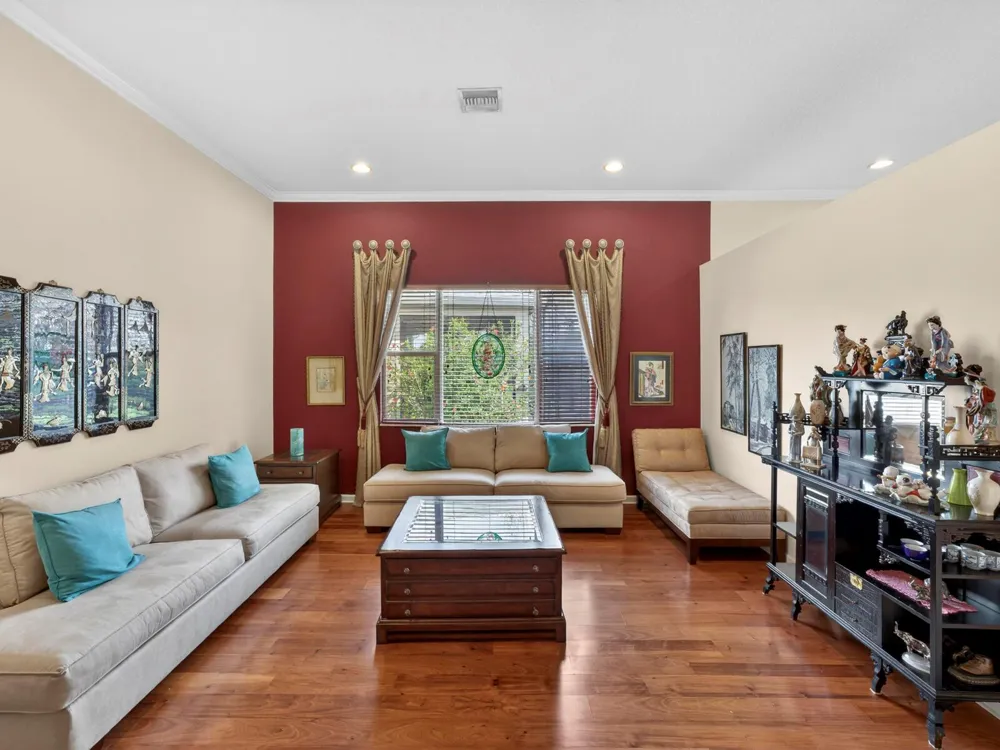 608 SW Calamondin Way Way SW Vero Beach, FL 32968