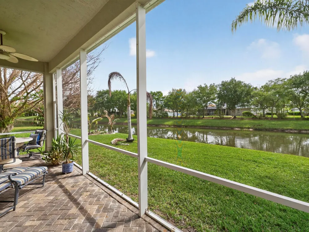 608 SW Calamondin Way Way SW Vero Beach, FL 32968