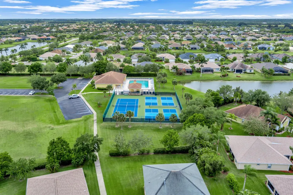 608 SW Calamondin Way Way SW Vero Beach, FL 32968