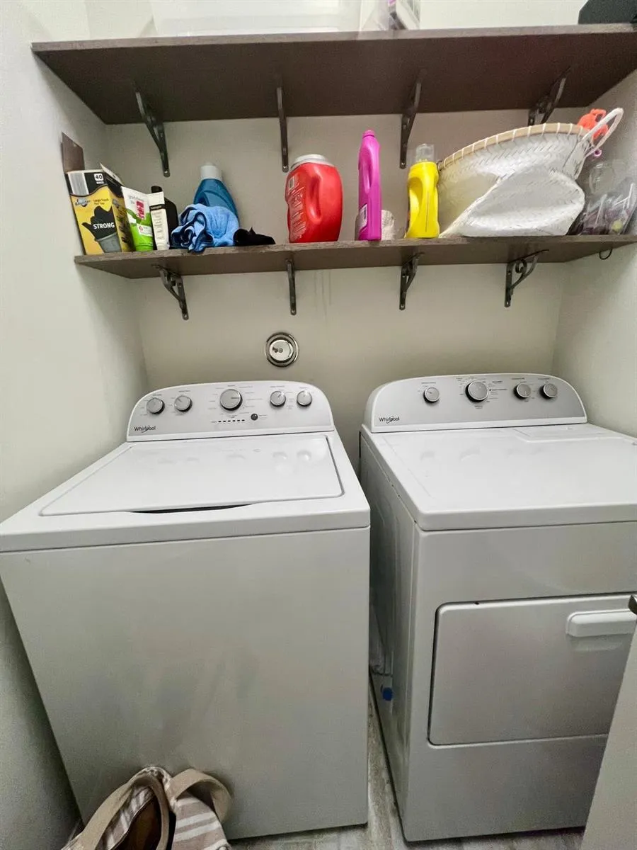4924 Greenway Drive Hollywood, FL 33021
