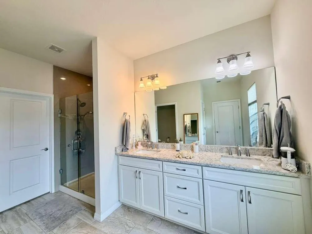 4924 Greenway Drive Hollywood, FL 33021