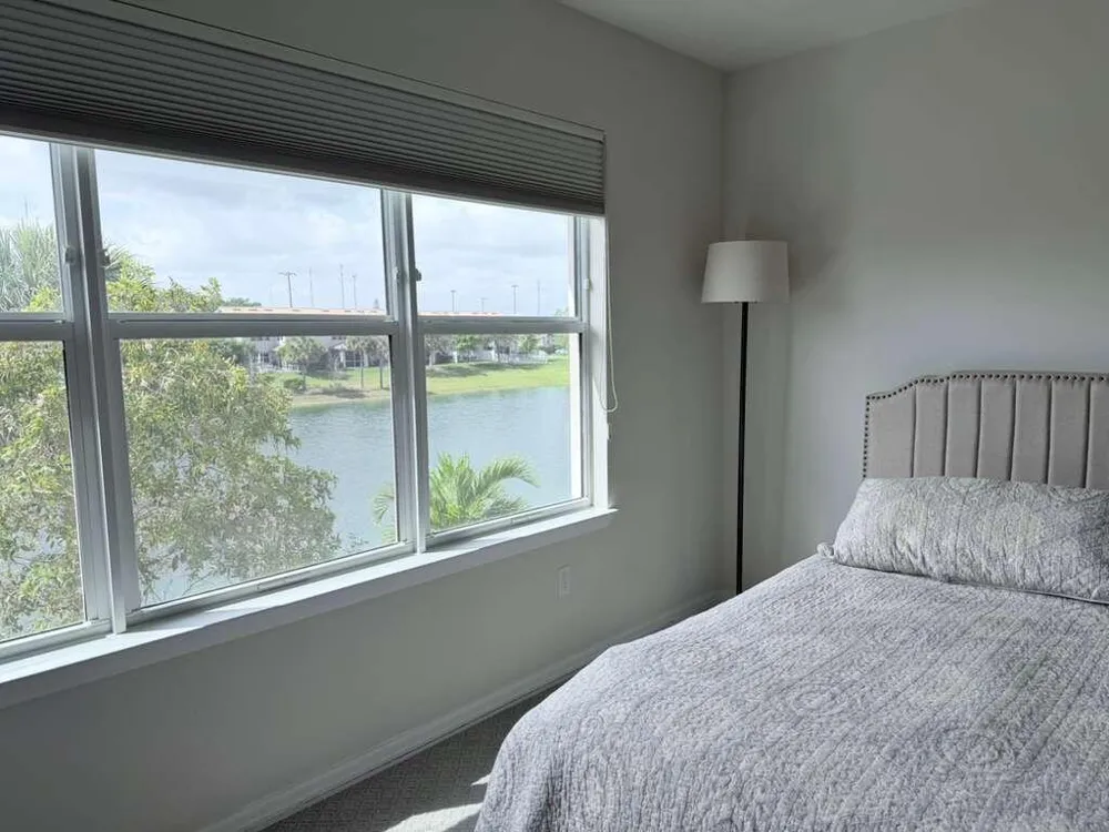 4924 Greenway Drive Hollywood, FL 33021