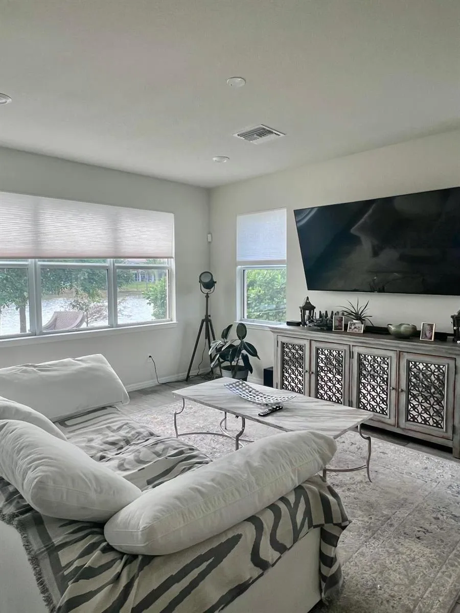 4924 Greenway Drive Hollywood, FL 33021