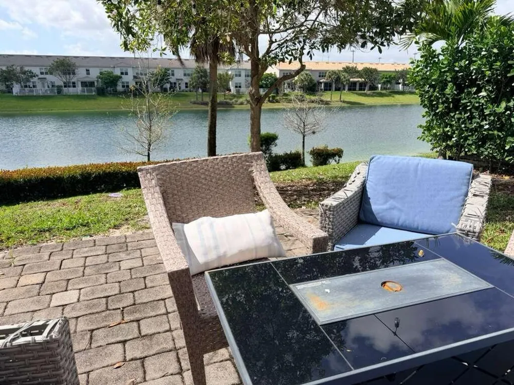 4924 Greenway Drive Hollywood, FL 33021