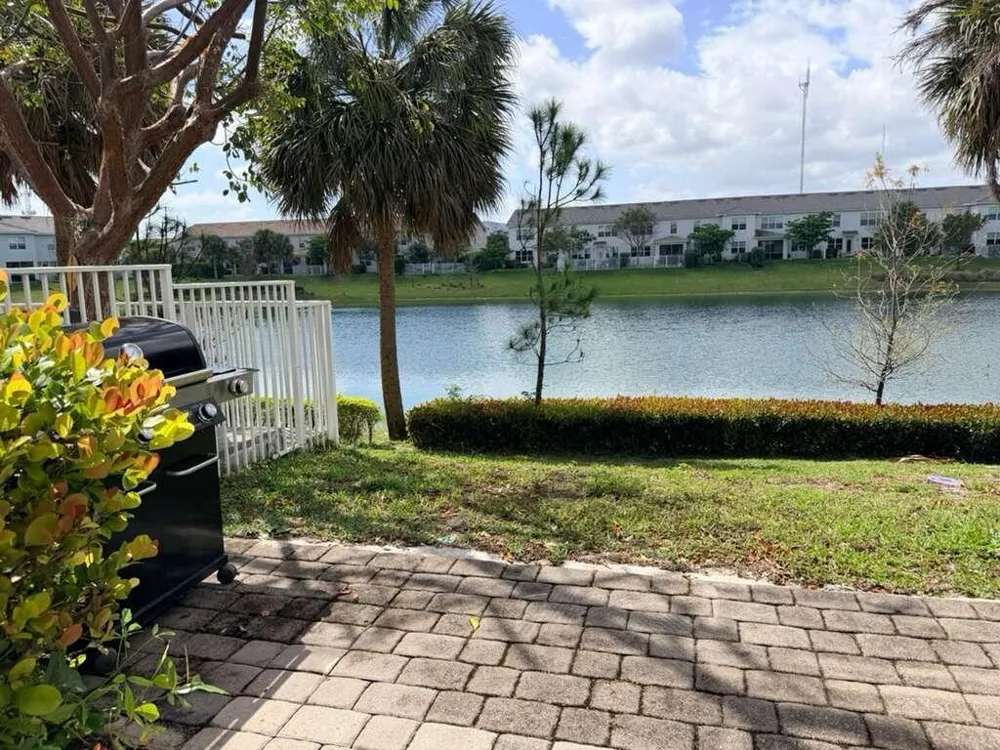 4924 Greenway Drive Hollywood, FL 33021