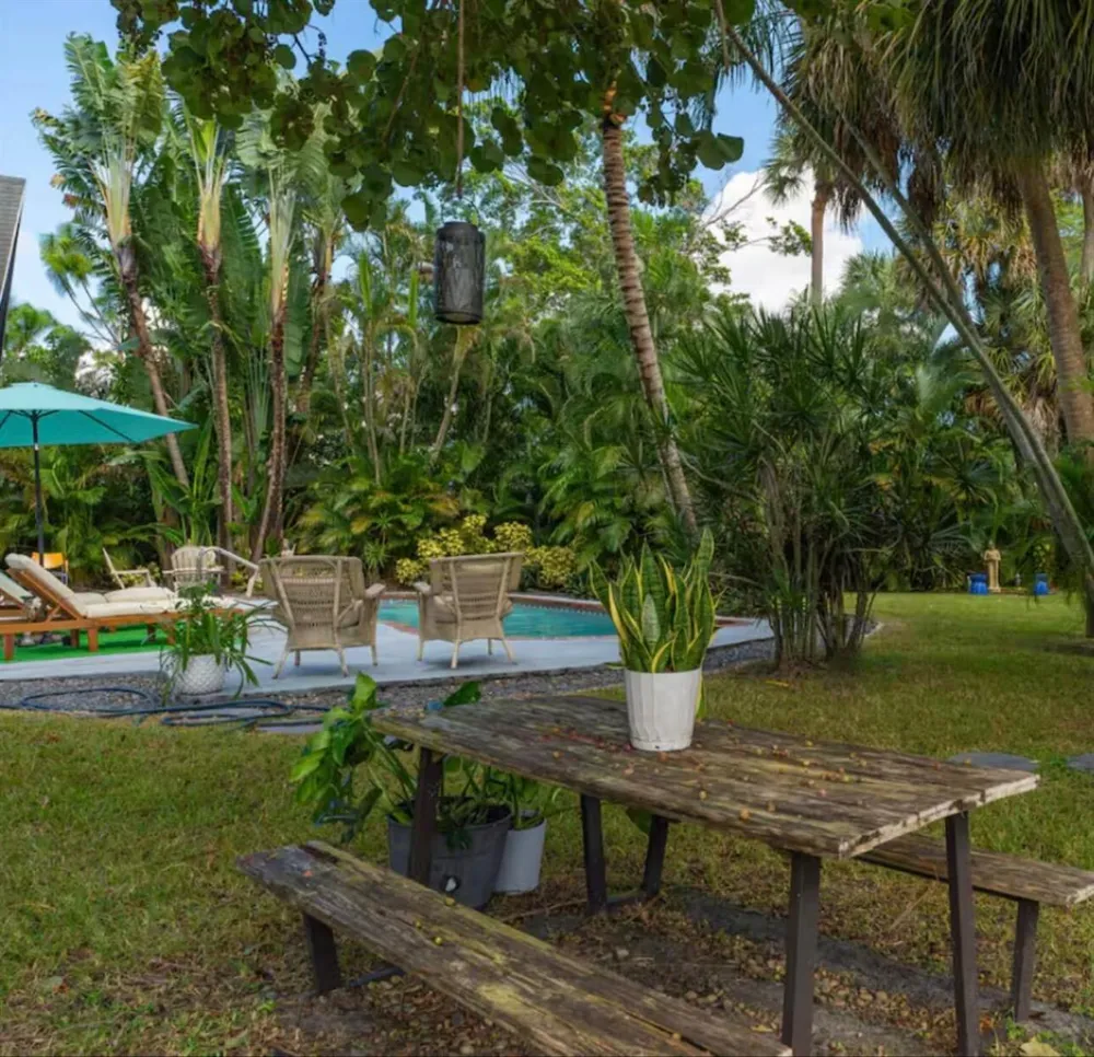 1256 Palmetto Road Haverhill, FL 33417