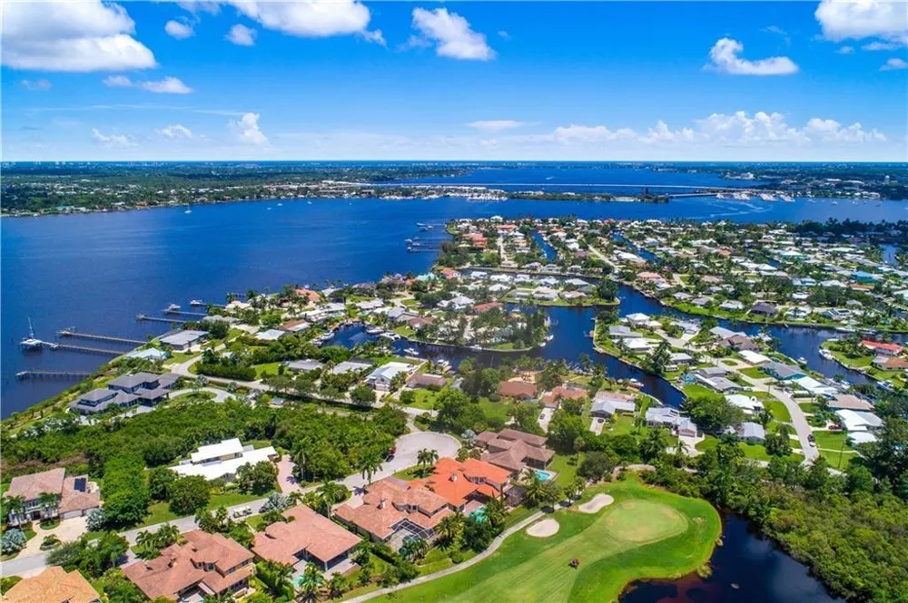2371 SW Carriage Hill Terrace #202 Palm City, FL 34990