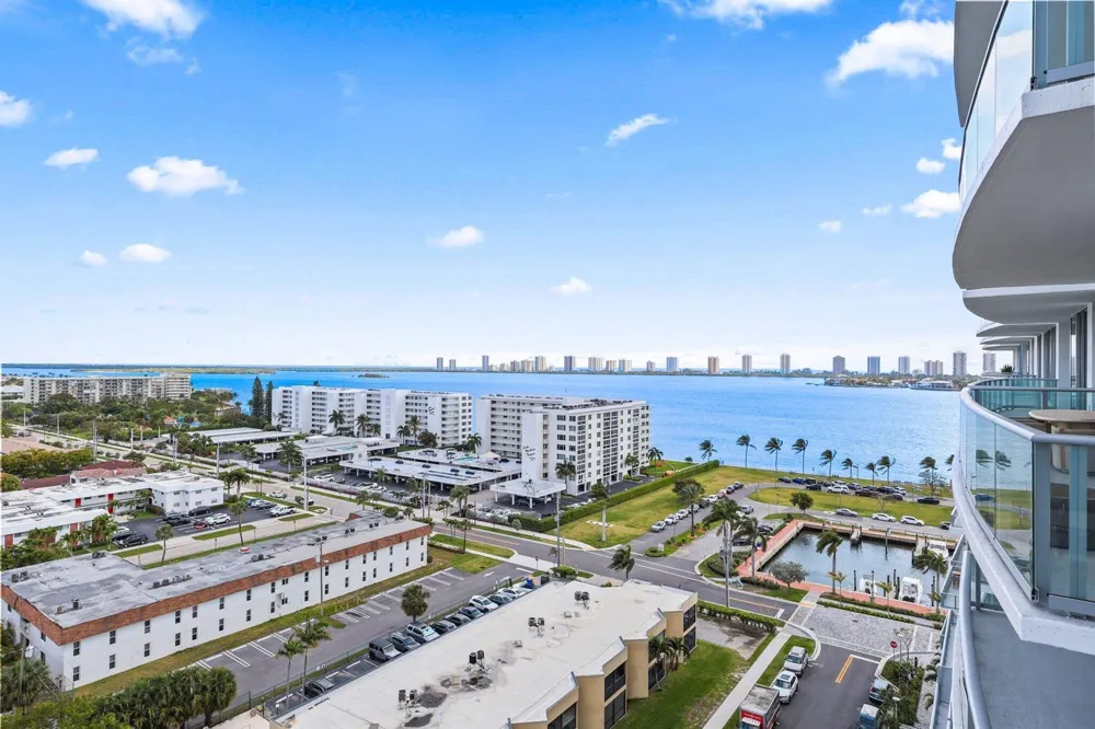 220 Lake Shore Drive #1125 Lake Park, FL 33403