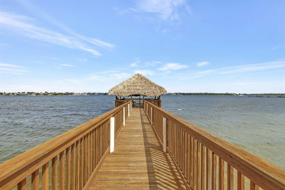 8200 Lakeshore Drive #507 Hypoluxo, FL 33462