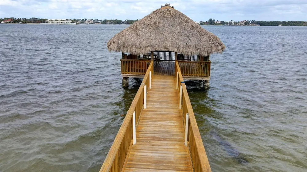 8200 Lakeshore Drive #507 Hypoluxo, FL 33462