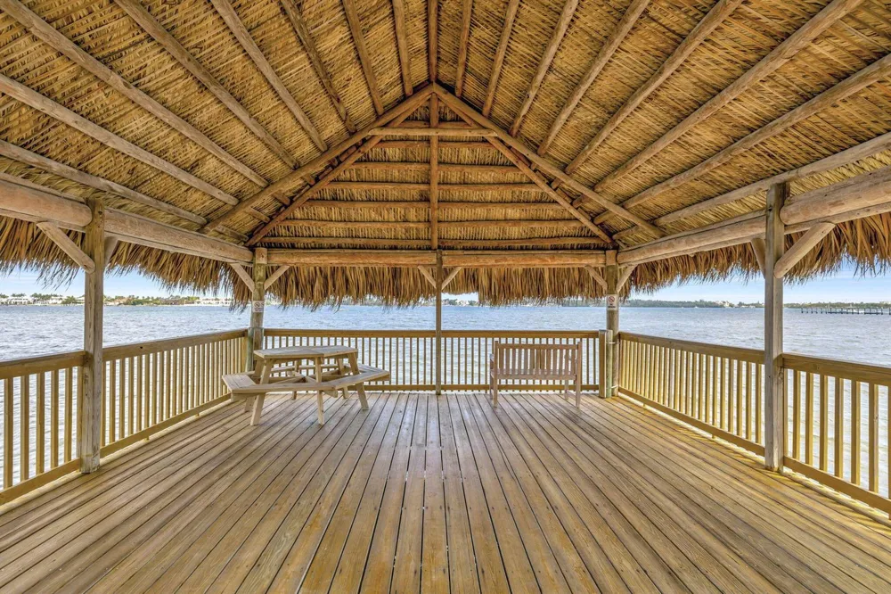 8200 Lakeshore Drive #507 Hypoluxo, FL 33462
