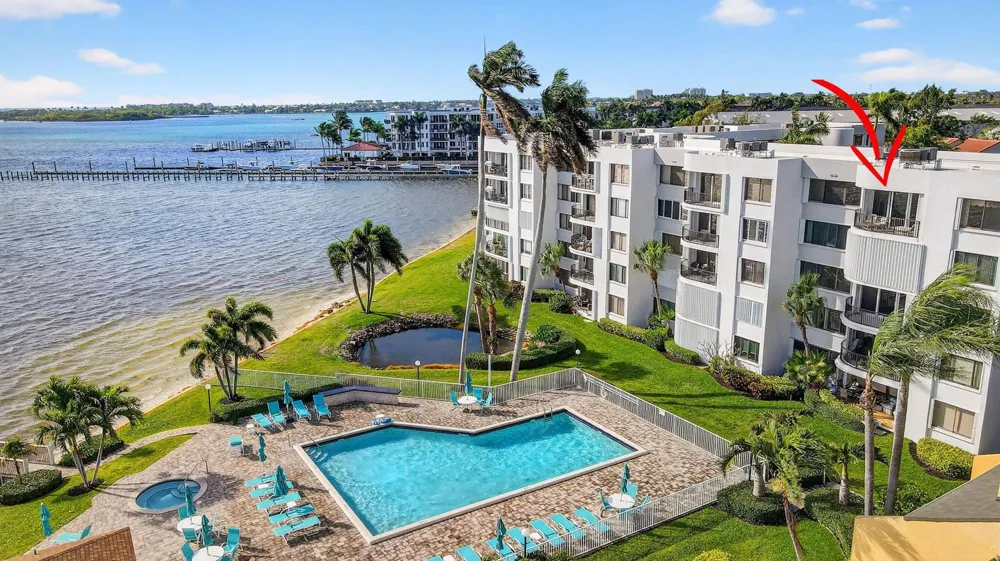 8200 Lakeshore Drive #507 Hypoluxo, FL 33462