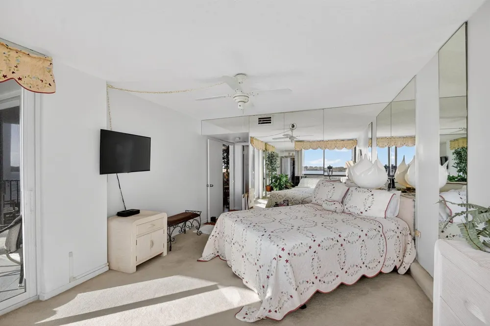 8200 Lakeshore Drive #507 Hypoluxo, FL 33462
