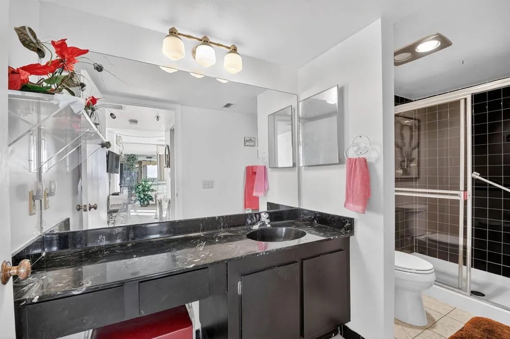 8200 Lakeshore Drive #507 Hypoluxo, FL 33462