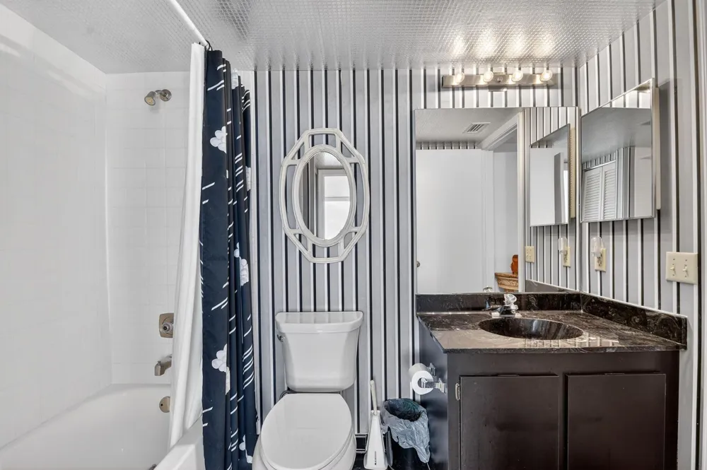 8200 Lakeshore Drive #507 Hypoluxo, FL 33462