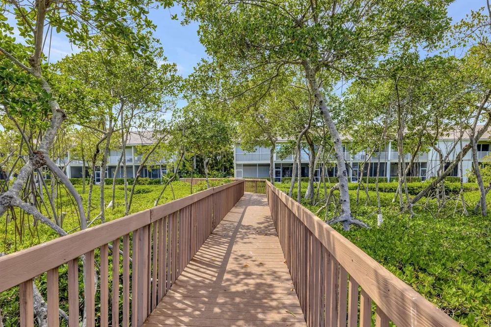 8200 Lakeshore Drive #507 Hypoluxo, FL 33462