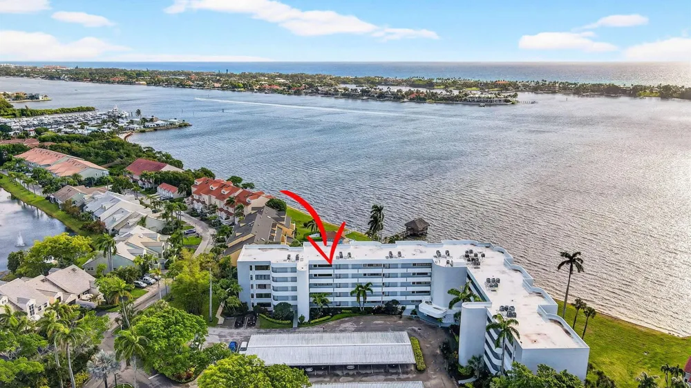 8200 Lakeshore Drive #507 Hypoluxo, FL 33462