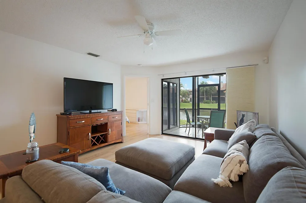 903 Harbour Pointe Way 