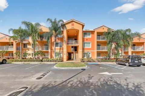 201 SW Palm Drive #201