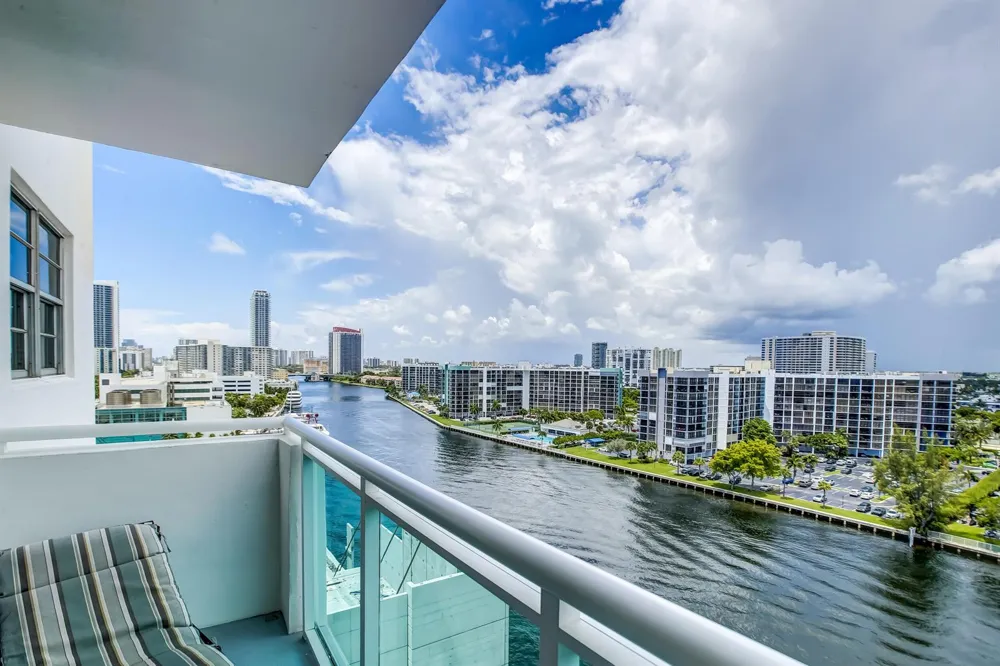 3000 S Ocean Drive #1100 Hollywood, FL 33019