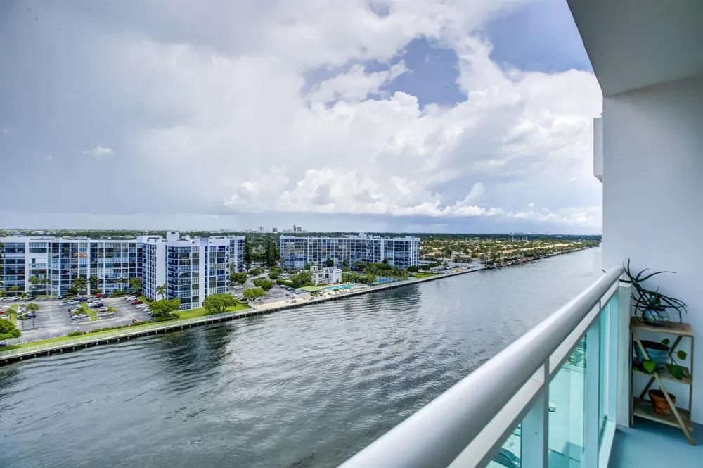 3000 S Ocean Drive #1100 Hollywood, FL 33019