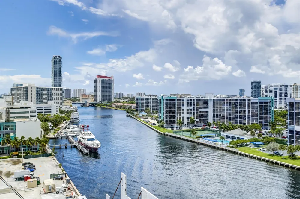 3000 S Ocean Drive #1100 Hollywood, FL 33019