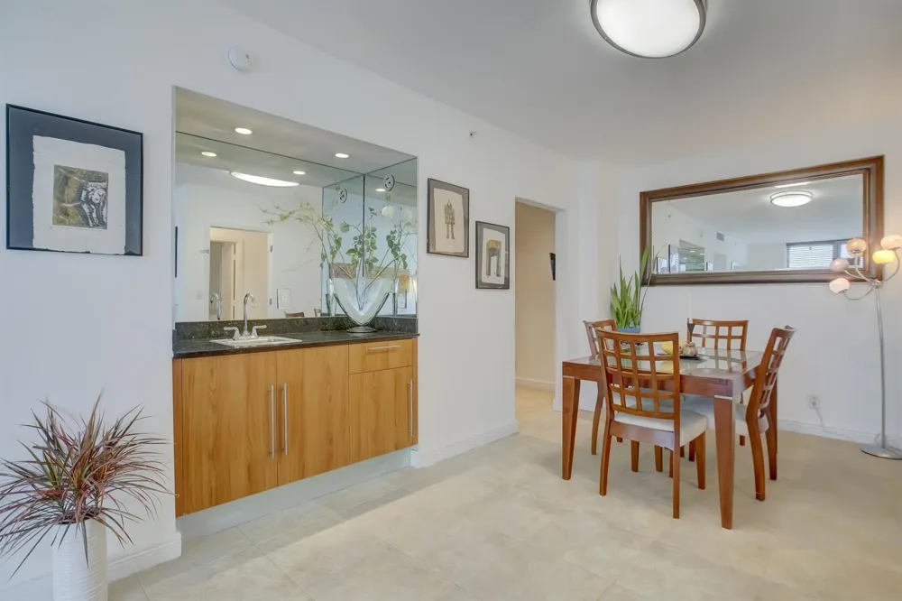 3000 S Ocean Drive #1100 Hollywood, FL 33019