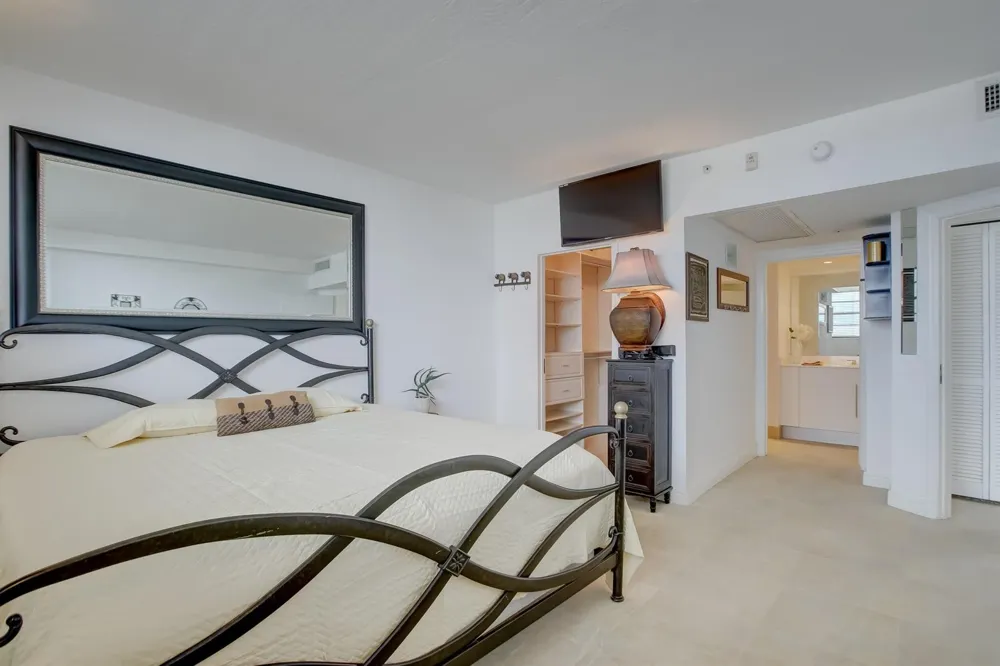 3000 S Ocean Drive #1100 Hollywood, FL 33019