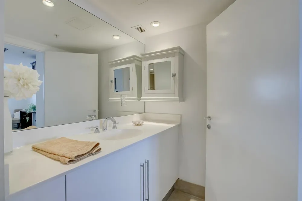 3000 S Ocean Drive #1100 Hollywood, FL 33019