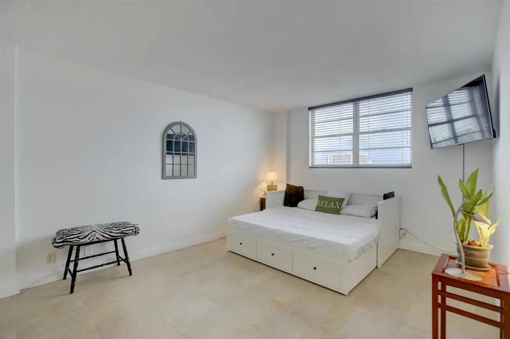 3000 S Ocean Drive #1100 Hollywood, FL 33019