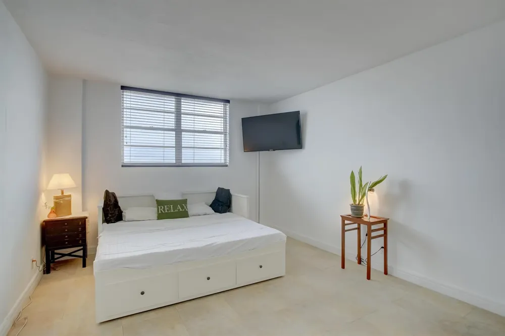 3000 S Ocean Drive #1100 Hollywood, FL 33019