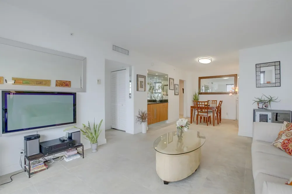 3000 S Ocean Drive #1100 Hollywood, FL 33019