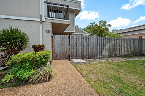 620 Commodore Drive