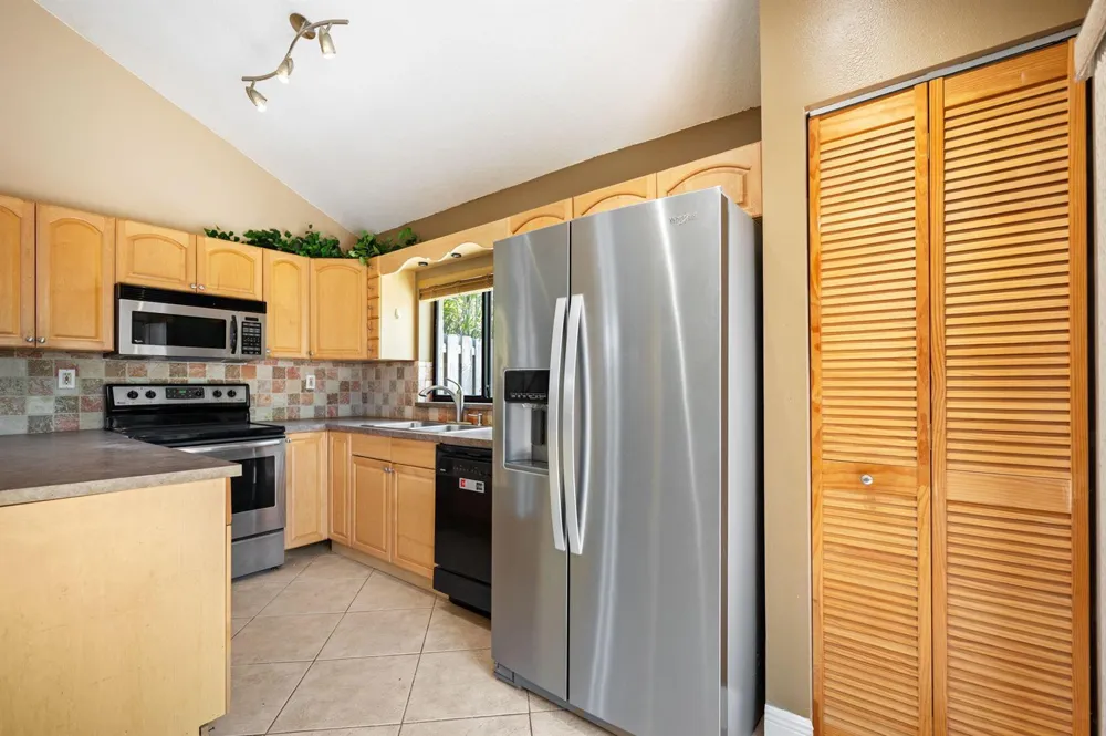 620 Commodore Drive Plantation, FL 33325
