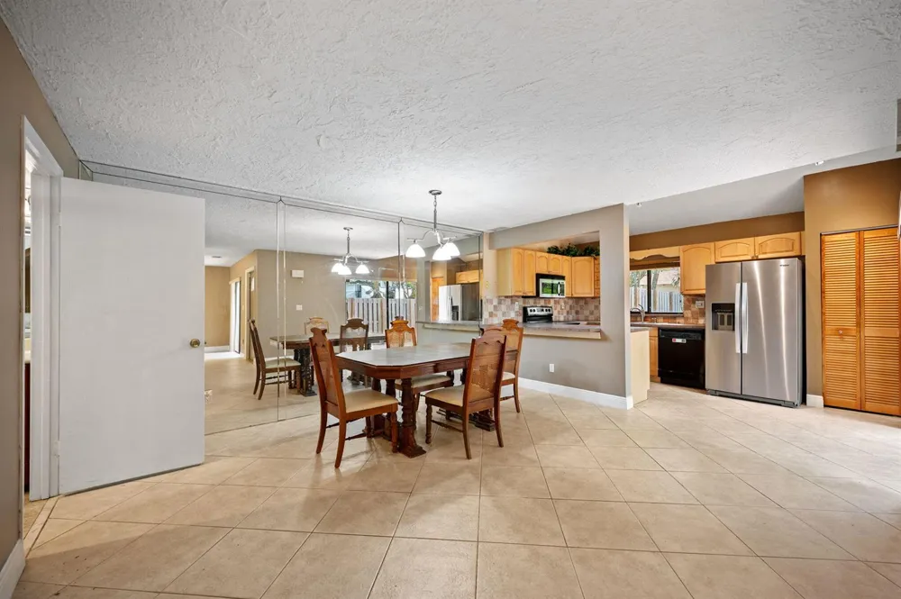 620 Commodore Drive Plantation, FL 33325