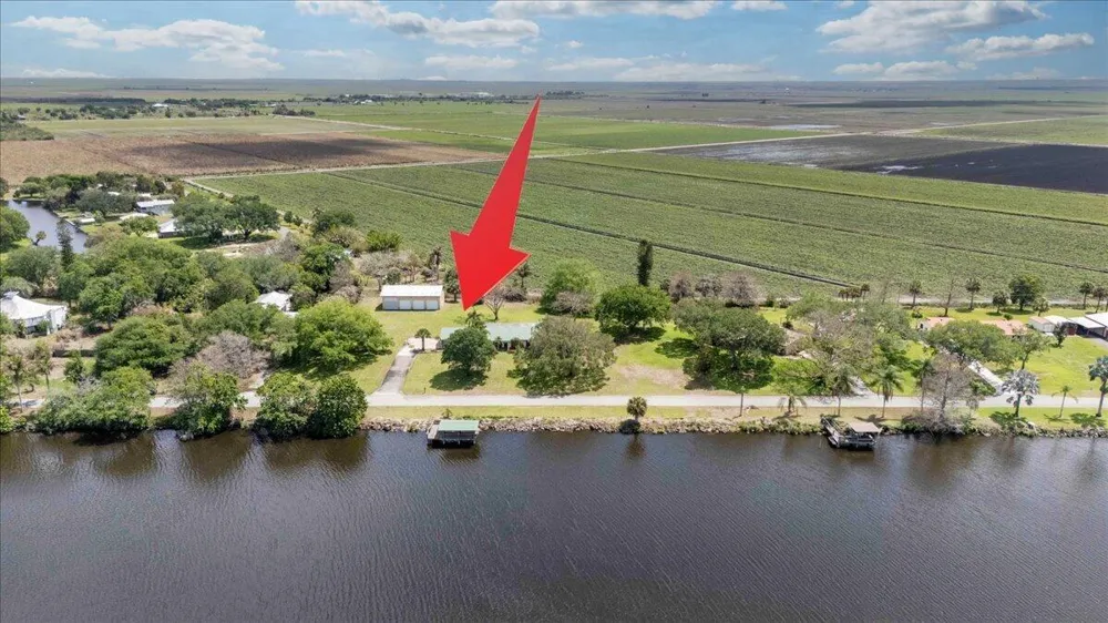 2531 River Road Moore Haven, FL 33471