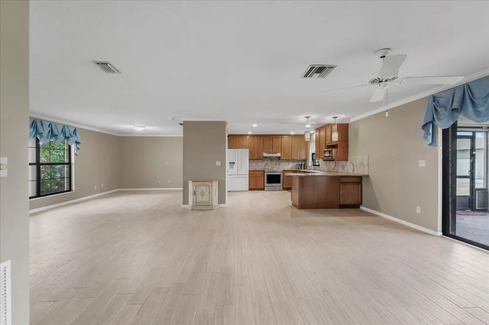 2531 River Road Moore Haven, FL 33471