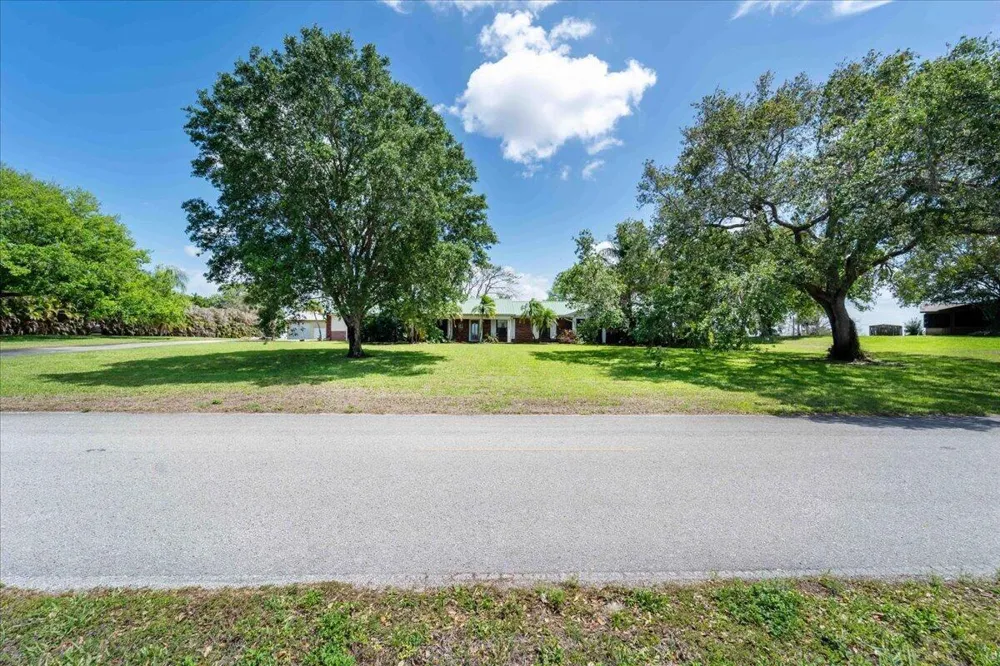 2531 River Road Moore Haven, FL 33471