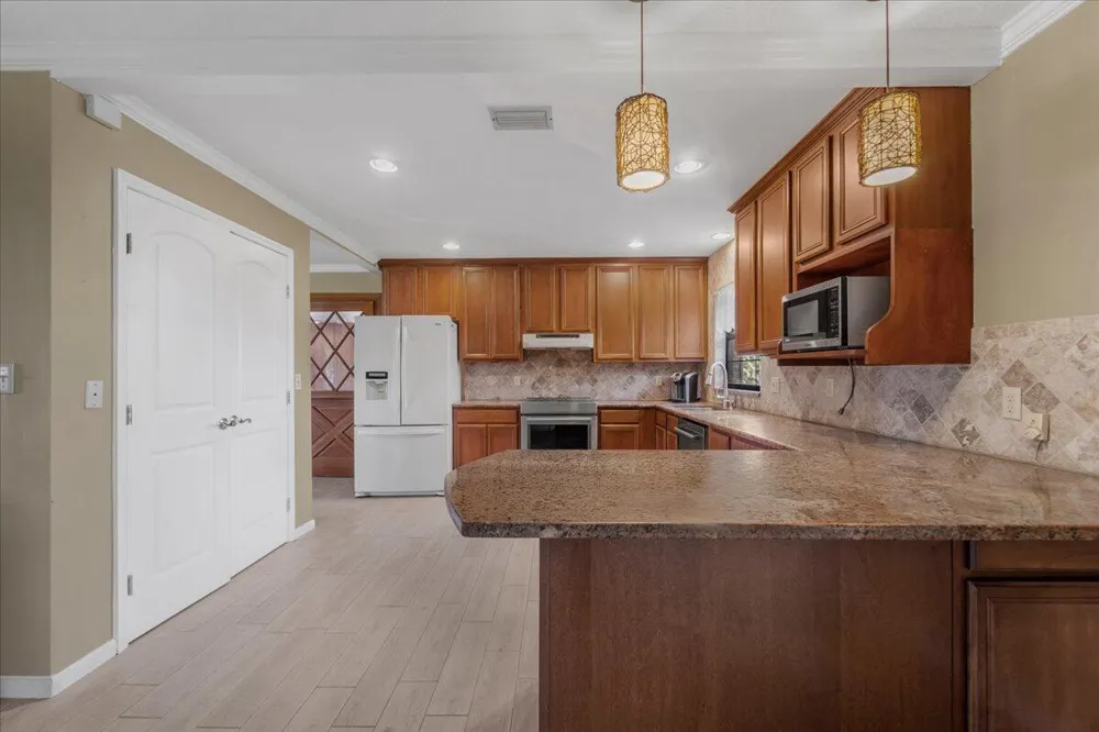 2531 River Road Moore Haven, FL 33471