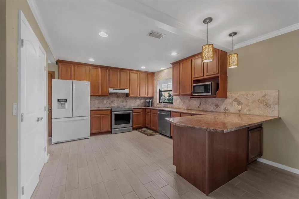 2531 River Road Moore Haven, FL 33471