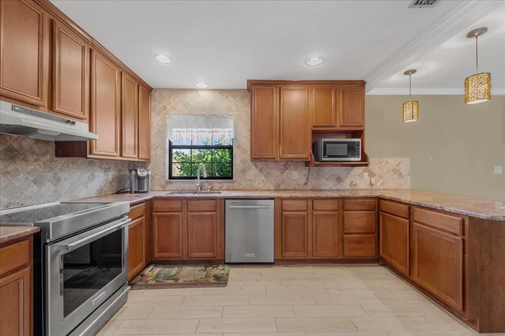 2531 River Road Moore Haven, FL 33471