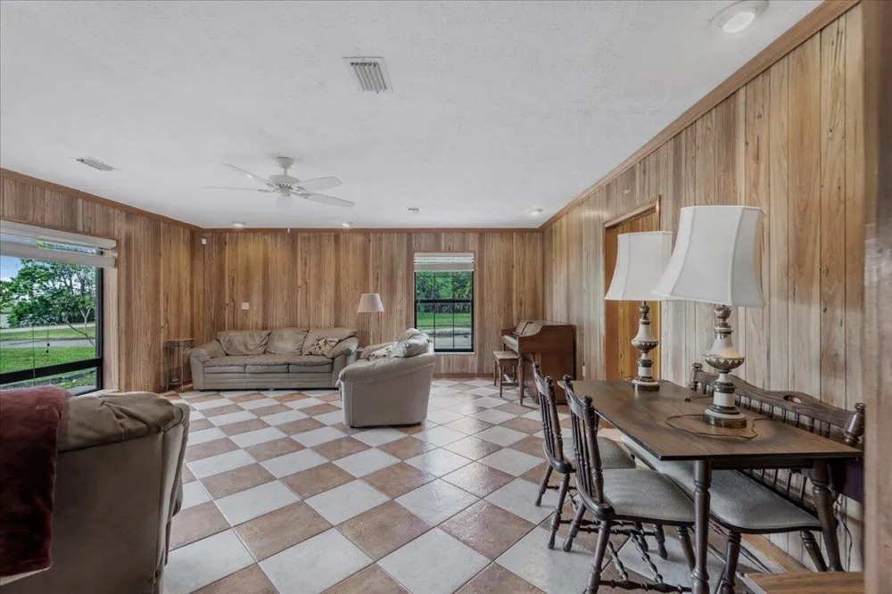 2531 River Road Moore Haven, FL 33471