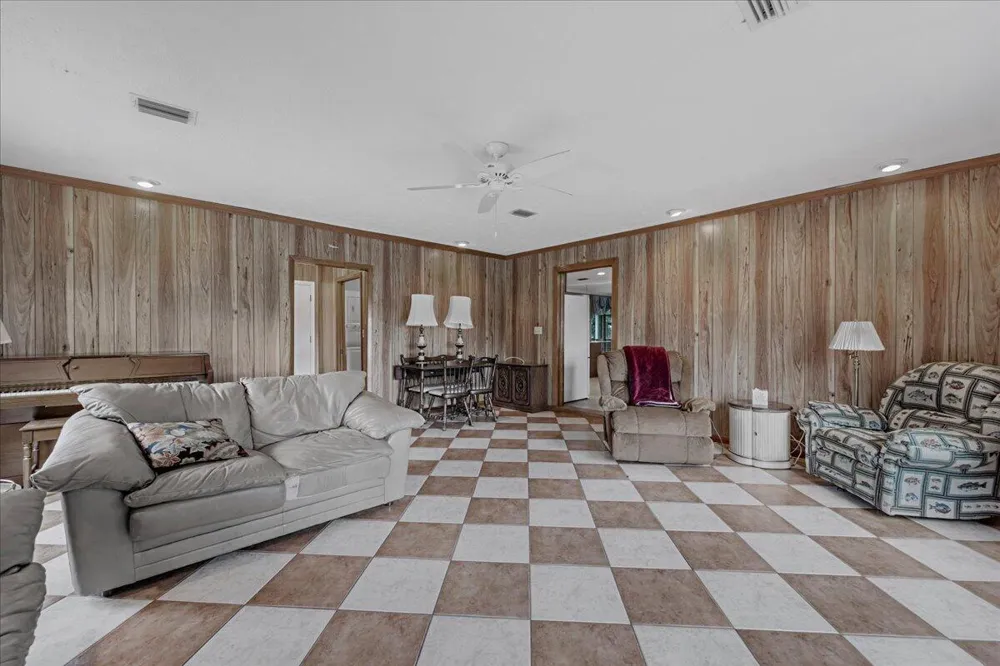 2531 River Road Moore Haven, FL 33471