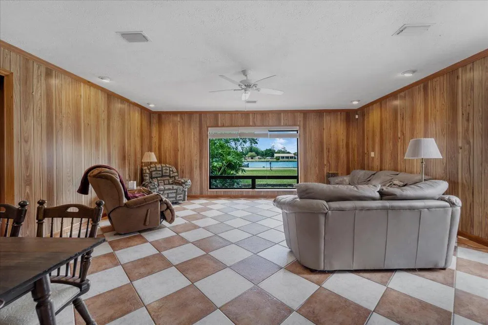 2531 River Road Moore Haven, FL 33471