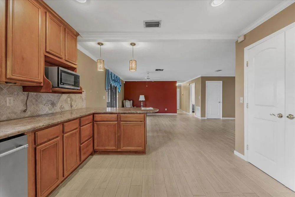 2531 River Road Moore Haven, FL 33471